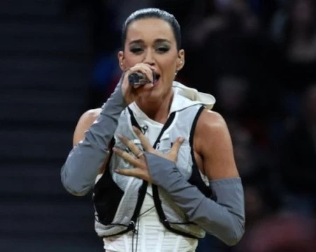 Австралийската полиция разследва Кейти Пери заради обвинения в сексуално посегателство