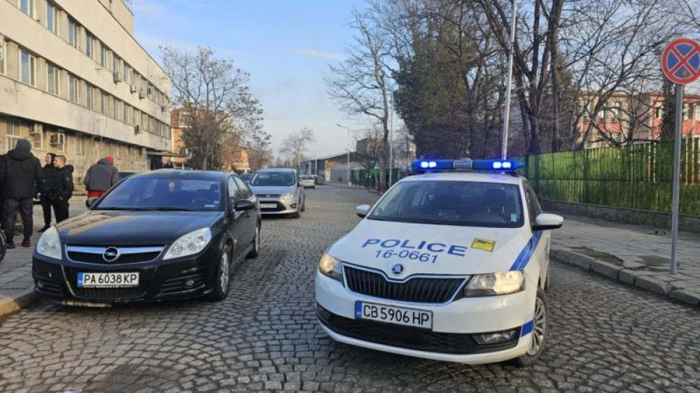 Мъж влезе в двора на пловдивско училище да краде, нападна охранител