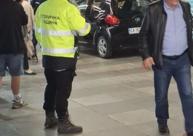 Кола без шофьор „паркира в подлеза на Орлов мост