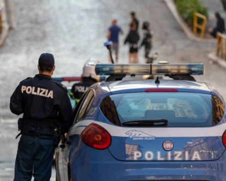 Банкови обирджии държаха 25 души като заложници в Италия