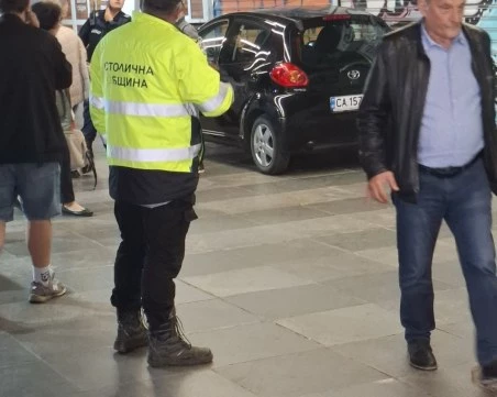 Кола без шофьор „паркира