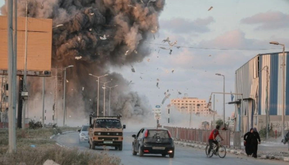 Часове преди примирието: Израел удари Ливан, има загинали и ранени