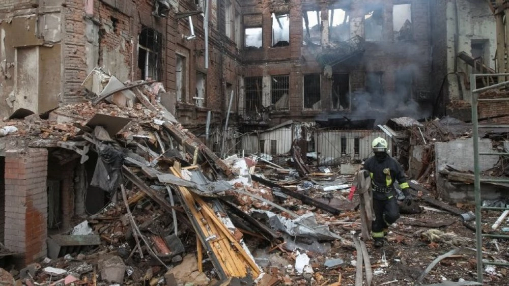 Поне 14 загинали при руски атаки с ракети и дронове в Украйна