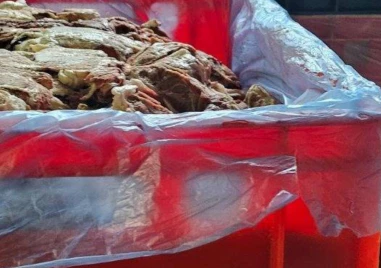 Мизерия и стари меса! Затварят месокомбинат край Пловдив, унищожават 35 тона негодна храна