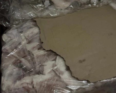 БАБХ запечата склад за месо в Луковит, унищожи стотици килограми месо