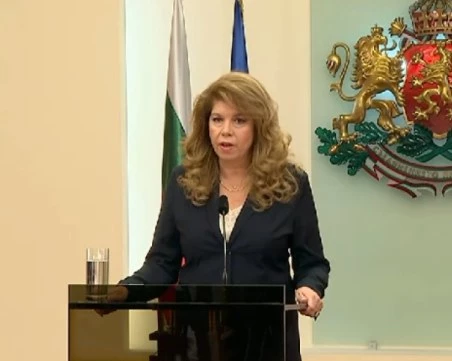 Илияна Йотова в обръщение към народа: Протестите показаха, че няма власт, която да е по-силна от гражданите