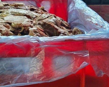 Мизерия и стари меса! Затварят месокомбинат край Пловдив, унищожават 35 тона храна