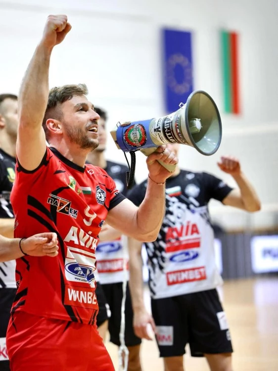 Волейболният Локомотив призова феновете за подкрепа за решителния двубой с Нефтохимик