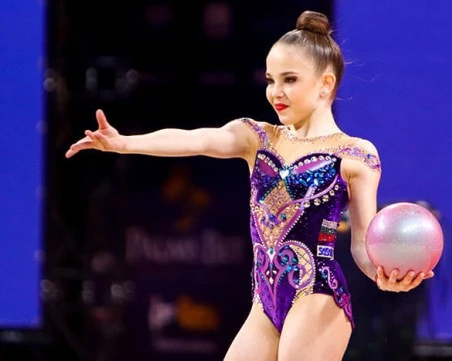 Стилияна Николова спечели бронзов медал в многобоя и ще играе на Световната купа по художествена гимнастика в Баку