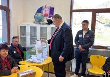 Делян Пеевски гласува: Избрах държавата на хората!
