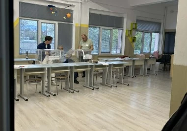 Към 7 15 ч изборният ден в Пловдив и областта започна