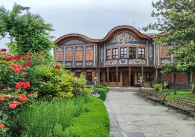 Облачно, но топло днес, възможно е преваляване с гръмотевици в Пловдив