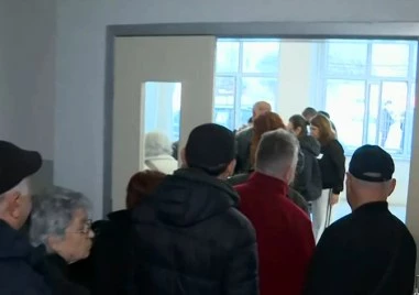 30 минути след откриването на изборния ден в Истанбул вече