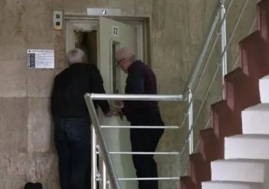 Председателят и секретарят на РИК – Благоевград пострадаха след авария на асансьор