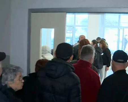 Опашка от желаещи да гласуват в Истанбул още в началото на изборния ден