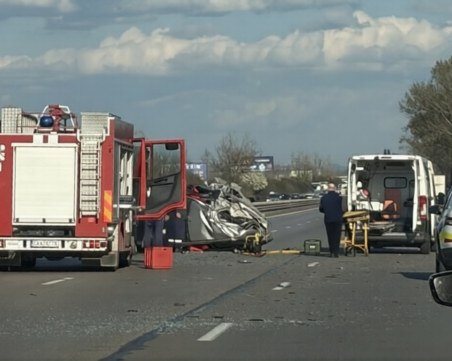 Тежка катастрофа на „Тракия”, има пострадали