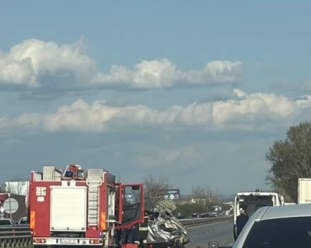 Тежка катастрофа на „Тракия”, има пострадали