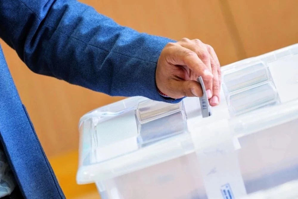 Десетки българи упражняват правото си на глас в Страсбург