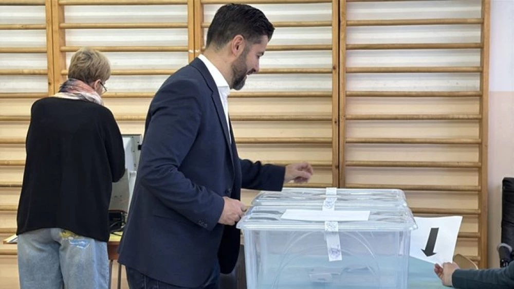 Кирил Петков упражни правото си на глас: Този път изборите ще бъдат честни