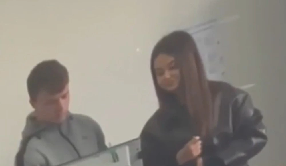 Момиче подсказва на момче на чужд език за коя партия да гласува в Кърджалийско: Ферди ще ни каже къде да натиснем