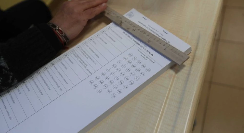 МВР спипа дъщеря на кмет, пускала бюлетини от името на други хора