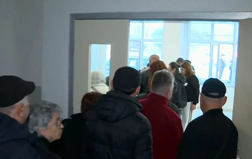 Опашка от желаещи да гласуват в Истанбул още в началото на изборния ден