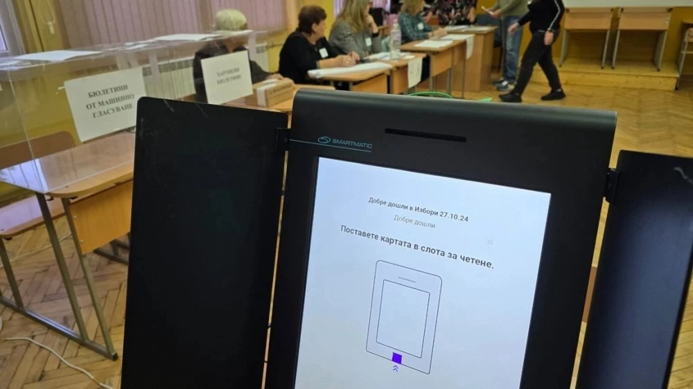 Проблеми с машините в Стара Загора, масово не пускат бюлетини