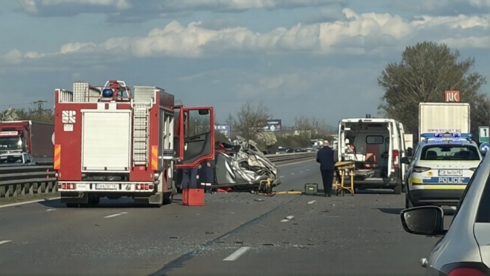 Тежка катастрофа на „Тракия”, има пострадали