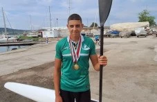 Национал по кану-каяк нахапан от дървеници на лагер в Пловдив, оставили го сам в болницата