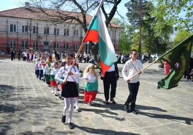 Деца пресъздадоха събитията от 1876 година в Бенковски