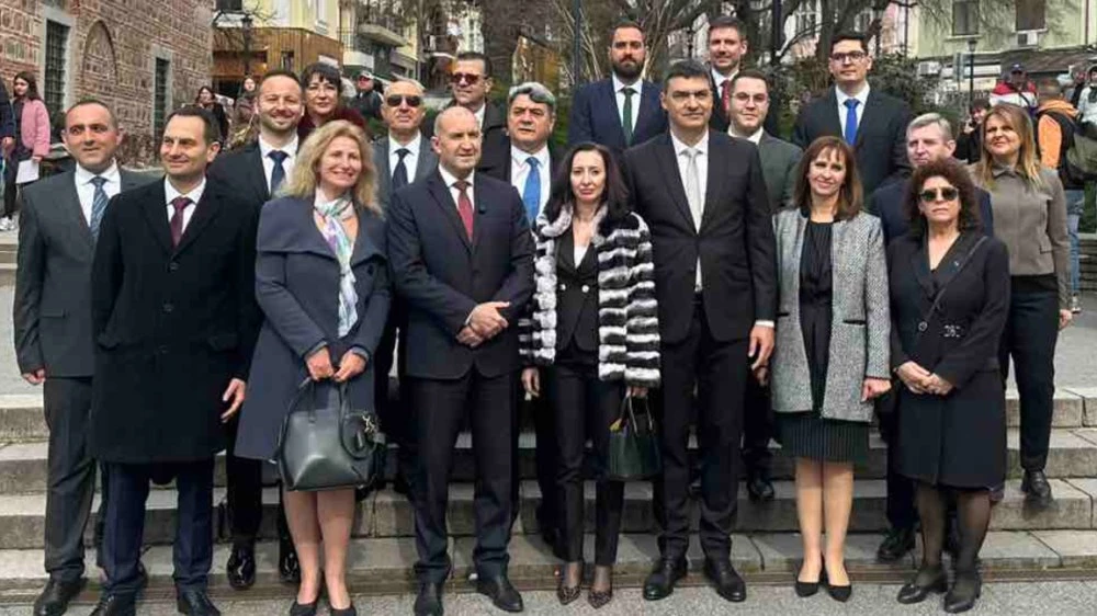 Откъде дойдоха 70 000 гласа за Радев в Пловдив? За първи път ГЕРБ са трети под тепетата