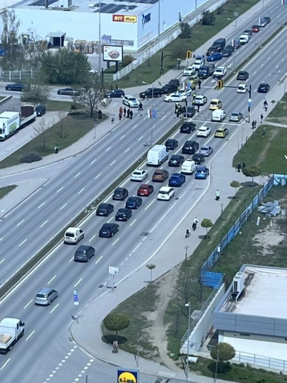 Полицай пострада при тежка катастрофа в София