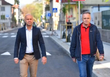 Кметът инспектира обновена ключова градска зона в центъра на Пловдив