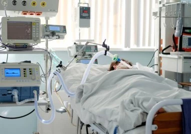 В критично състояние са майката и двете ѝ деца, които пострадаха при катастрофата в Шуменско