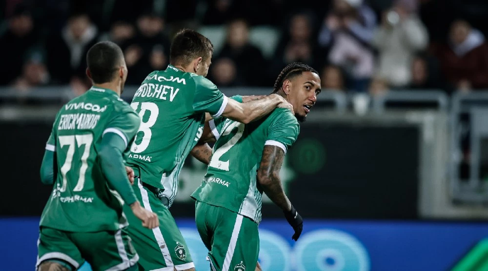 ФИФА спря трансферите на бразилски гранд заради дълг към Лудогорец