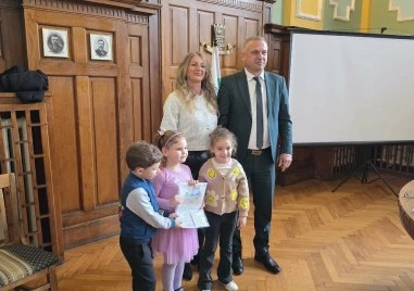 Деца превърнаха отпадъци в изкуство: Пловдив награди най-добрите в еко конкурса