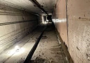 Работник загина намясто след падане в асансьорна шахта в Пловдив, изправят на съд строител