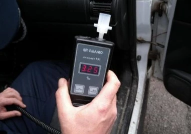 Шофьор с три промила кара в насрещното във Варна, арестуваха го