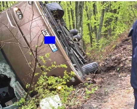 Близо 40 души са пътували в преобърналия се автобус край Малко Търново, убил двама души