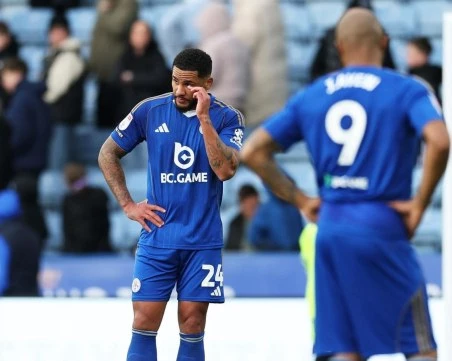 Десет години след шокиращата титла във Висшата лига Лестър изпадна в Лига 1