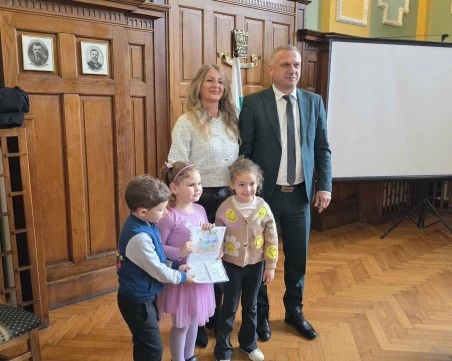 Деца превърнаха отпадъци в изкуство: Пловдив награди най-добрите в еко конкурса