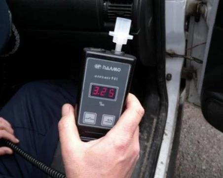 Шофьор с три промила кара в насрещното във Варна, арестуваха го