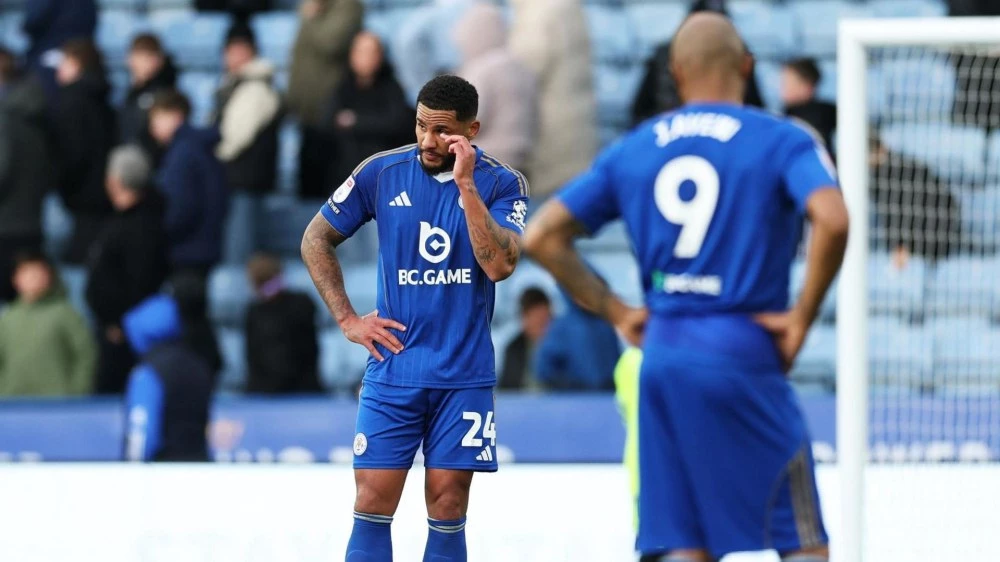 Десет години след шокиращата титла във Висшата лига Лестър изпадна в Лига 1