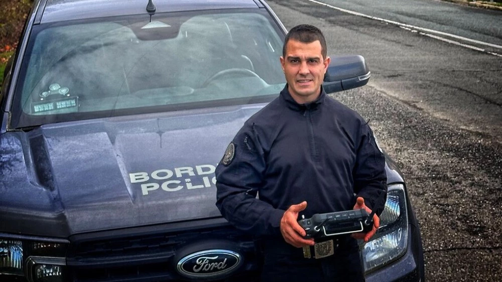 Граничен полицай помогнал при спасяването на хората от падналия автобус край Малко Търново