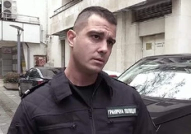 Кой е полицаят, извадил хората от преобърнатия автобус край ГКПП Малко Търново