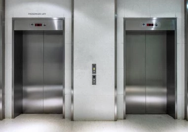 При санирането на сградите вече ще се ремонтират и подменят и асансьорите