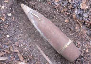 Турист откри снаряд в планината и го отнесе в музей