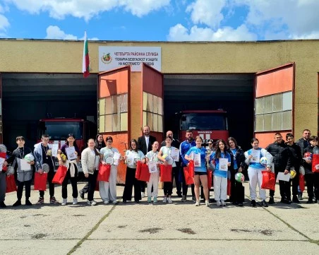 Бъдещи герои: Пловдивски ученици показаха умения при бедствия