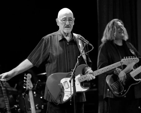 Почина легендарният музикант Дейв Мейсън