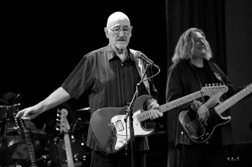 Почина легендарният музикант Дейв Мейсън